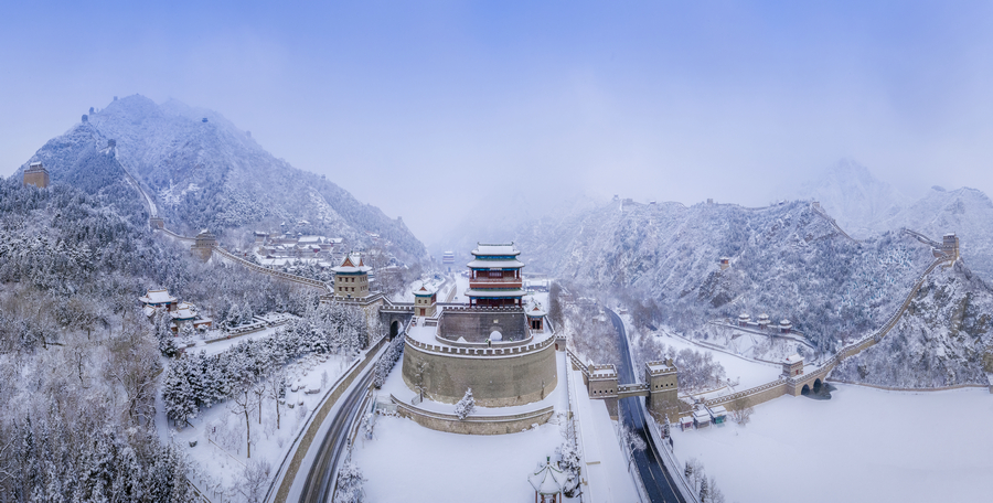 The Juyong Pass, also known as the Juyongguan Great Wall(图1)