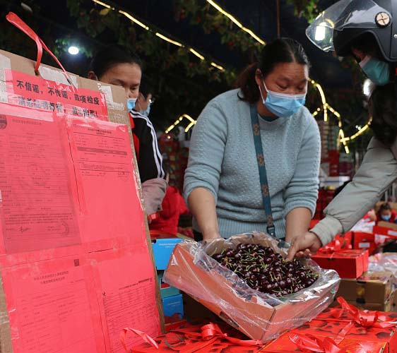 Fake imported labels damaging fruit market(图1)