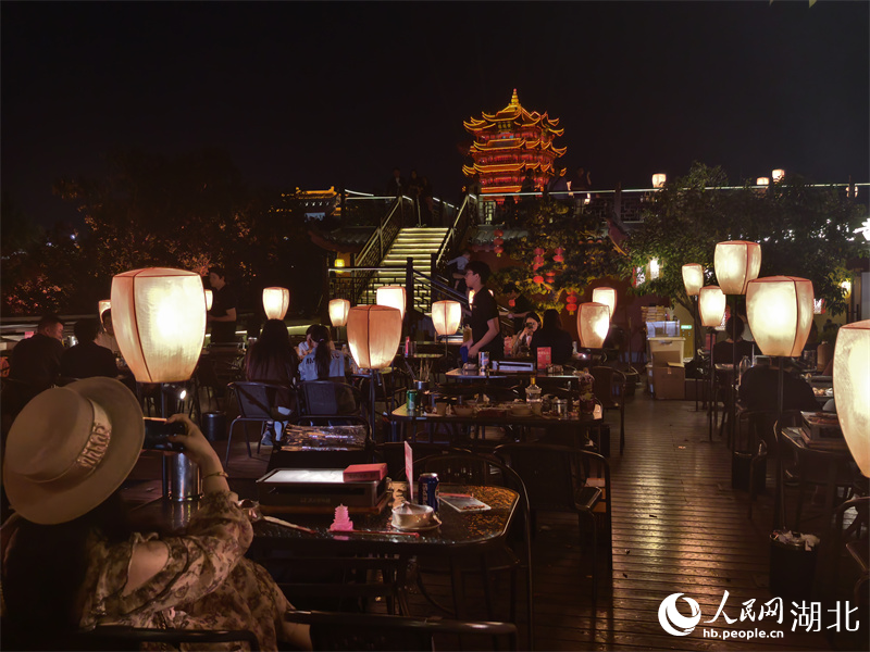 Rooftop economy breathes new life into Wuchang ancient town in C Chinas Hubei(pic3) Rooftop economy breathes new life into Wuchang ancient town in C Chinas Hubei(pic3)